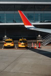 Profesjonalny transfer lotniskowy warszawa realizowany przez korporację ATU TAXI