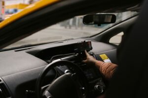 Profesjonalny i komfortowy przewóz osób warszawa realizowany przez korporację ATU TAXI